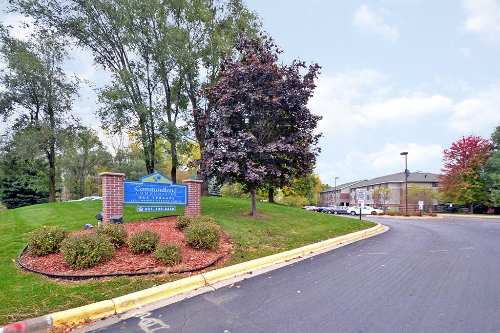 Photos and Video of Oak Terrace in Oakdale, MN